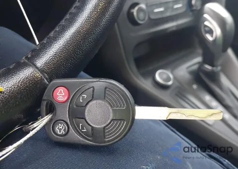 2016 Ford Focus Se z USA, uszkodzony, nr VIN 1FADP3K23GL394749